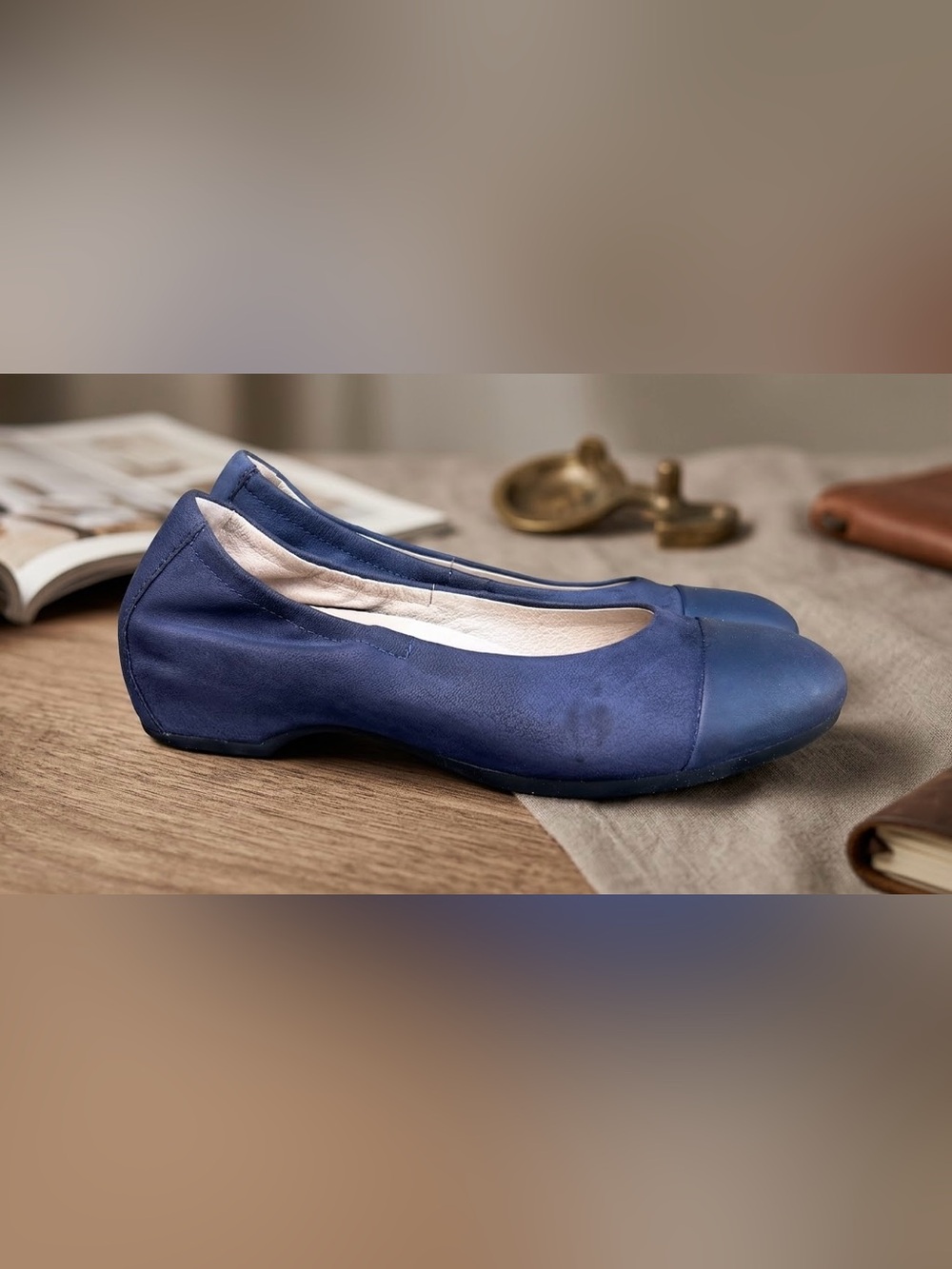 Dansko Women’s Lisanne Flat Shoes Blue Milled Nubuck  US 7,5M/ EU 38